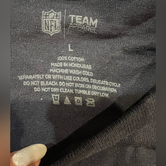 Chicago Bears NFL navy blue t-shirt, bear logo, "NFC North Division" text size L - Picture 6 of 6